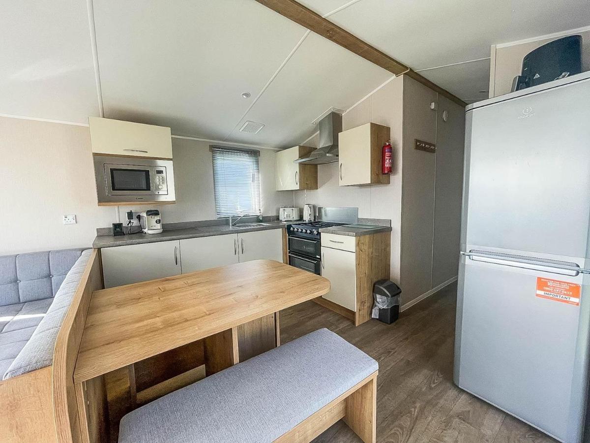 Lovely 8 Berth Caravan For Hire At Barmston Beach Holiday Park Ref 62002O Hotel Lund Exterior foto